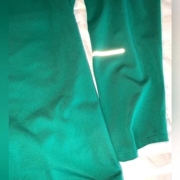 Nike Dri-Fit Green Long-Sleeve Running Shirt W/ Reflective Accents - S - Picture 7 of 11